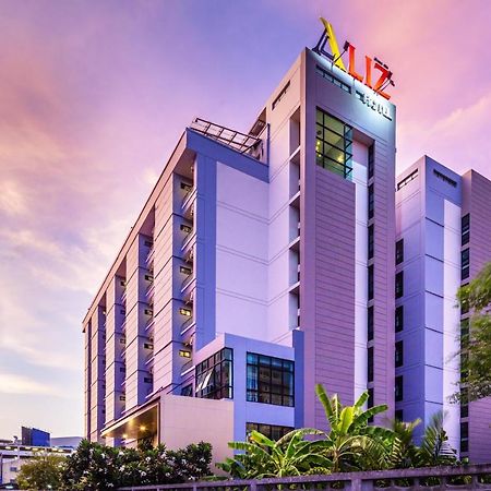Aliz Hotel Нонтхабури Экстерьер фото